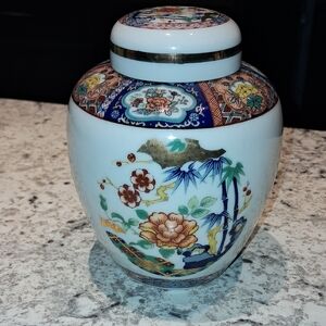 Vintage Japanese Imari Ware Porcelain Ginger Jar with Lid